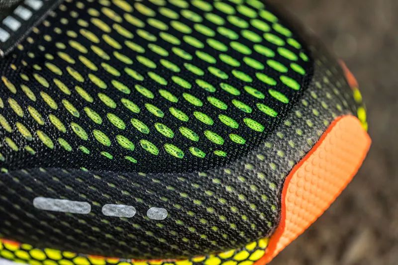 想买双叱咤健身房和街头的跑鞋？本次开箱一定要看！