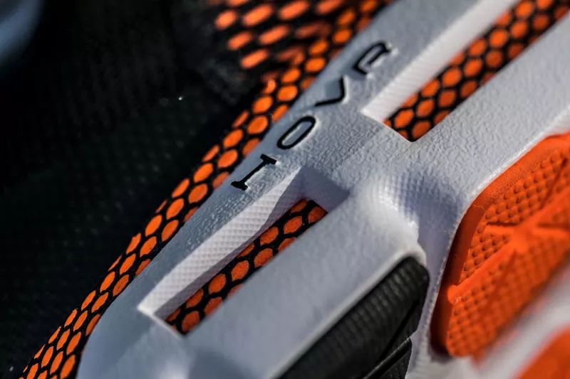 想买双叱咤健身房和街头的跑鞋？本次开箱一定要看！