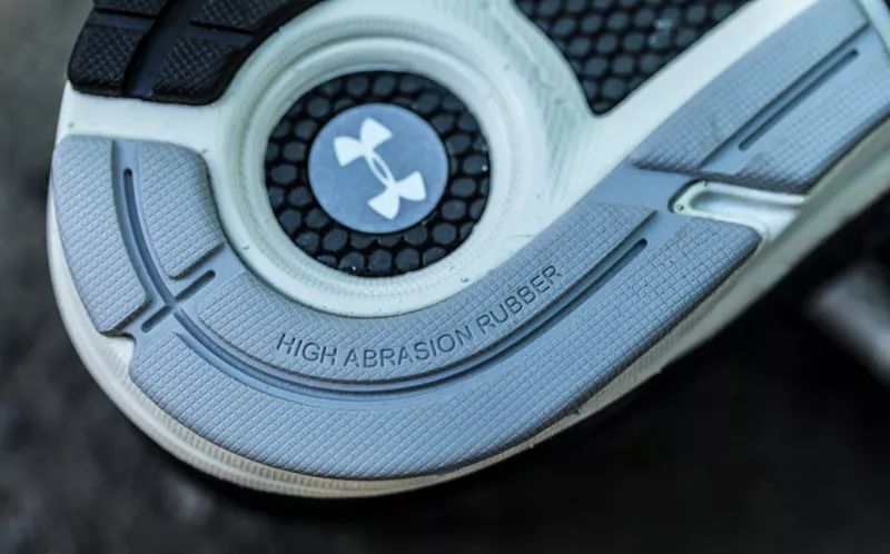 想买双叱咤健身房和街头的跑鞋？本次开箱一定要看！