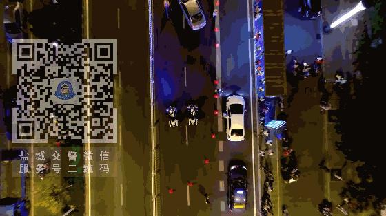 颜色有争议的鞋子是灰绿还是粉白,关于灰绿跟粉白的鞋子