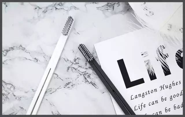 记忆手柄牙刷，刷新想象！1支=5支普通牙刷+1瓶漱口水+1瓶口香糖