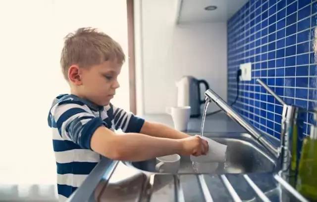 记忆手柄牙刷，刷新想象！1支=5支普通牙刷+1瓶漱口水+1瓶口香糖