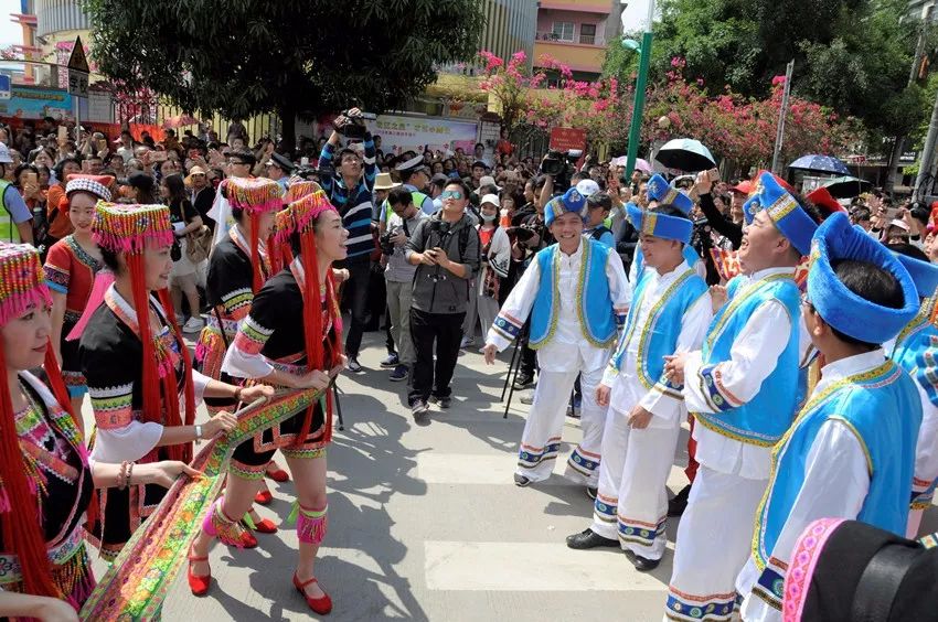 【嘿撩撩啰】壮族三月三，防城港等你撩！