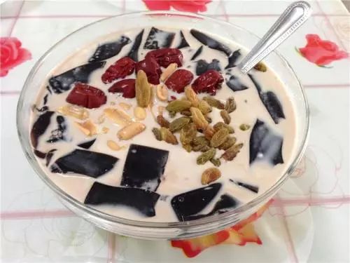 奶茶的仙草和西米露,奶茶西米露甜品大全