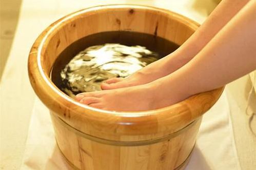 每日一膳|体内寒湿重？用这款有“艾”靓汤泡一泡，除湿安神还助眠，双腿也会倍感轻松哦！~广东省中医院杨志敏教授今日推荐