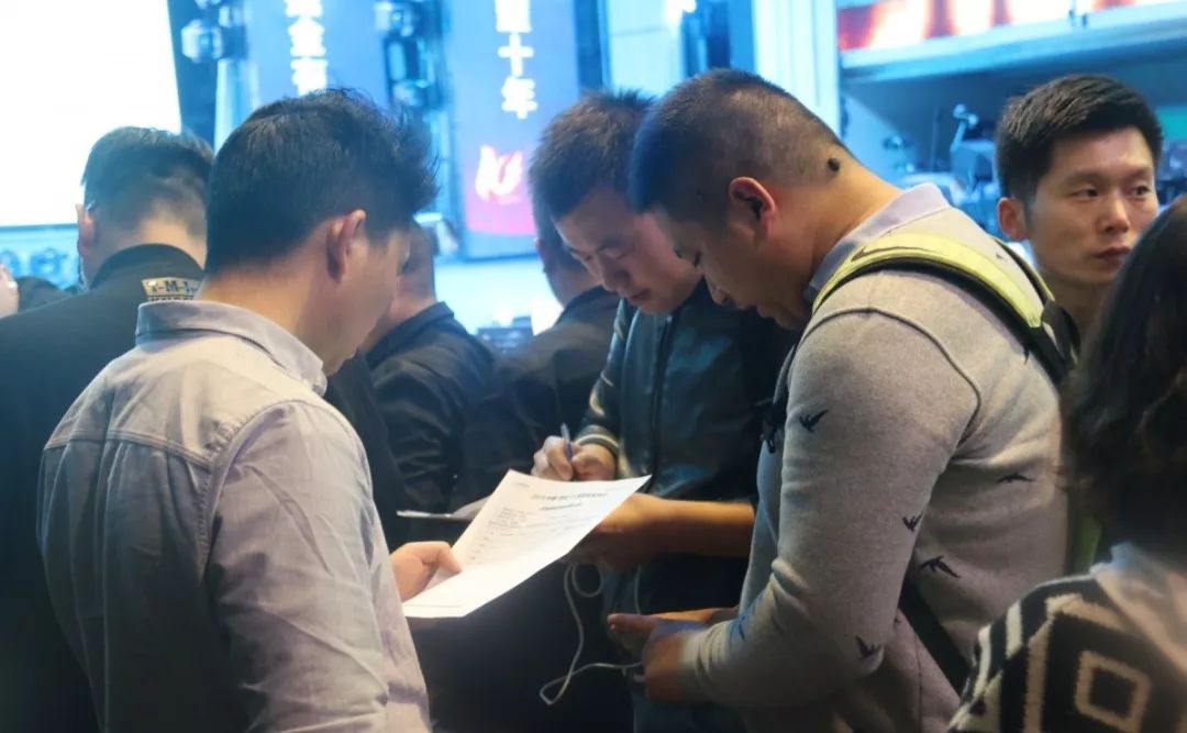 西安34届蓝装家博会现场采访,2019年3月西安蓝装家博会活动