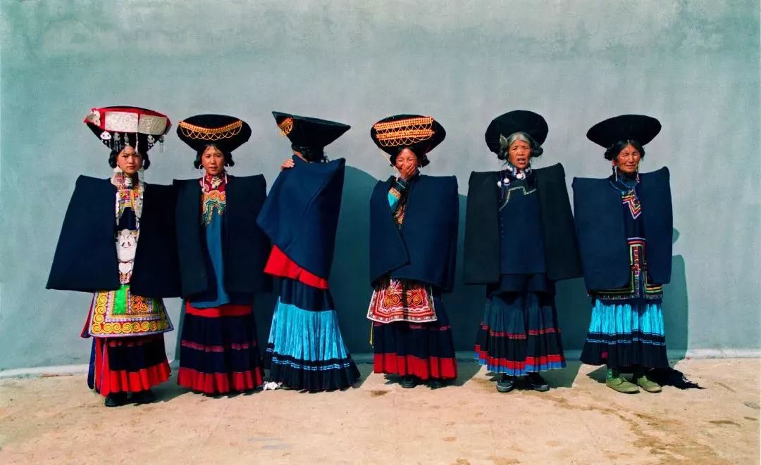 凉山彝族服饰发展看法,大凉山彝族服饰之沙马传统服饰