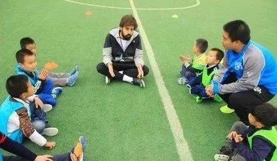 c罗对中国青训建议,c罗年轻时教青训