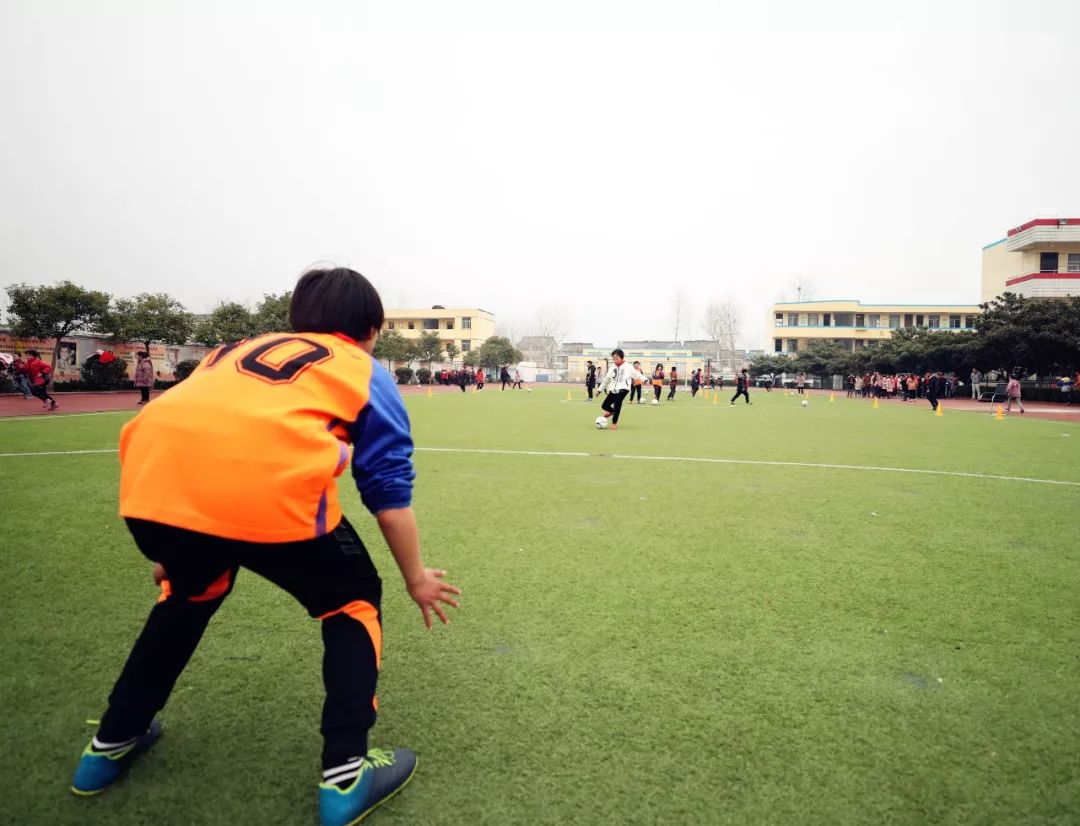 淮阴区袁集中心小学足球特点学校,让足球文化在校园足球中发扬光大