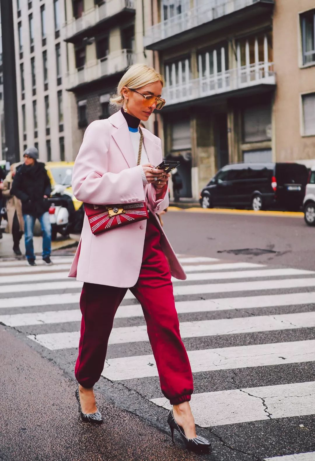 我敬吴宣仪娜扎的“鸡腿裤”一杯！今年瘦腿靠你了昂