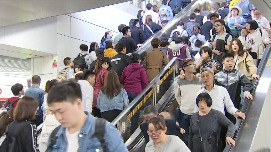 地铁客流最新,地铁早高峰客流逐步回升