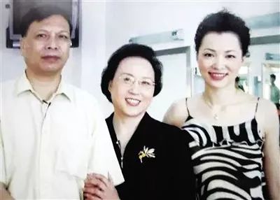 45岁董卿登长城,45岁董卿近况揭秘