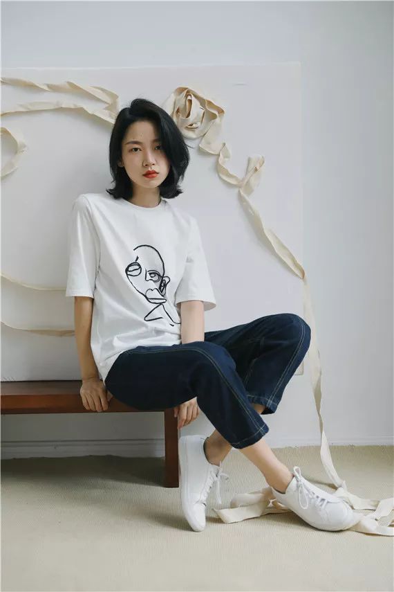 刘雯*服私**里出镜率最高的三种风格短袖，就这么穿了！