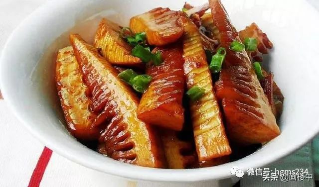 竹笋味道特别好口感还特别的脆嫩,竹笋最嫩的地方