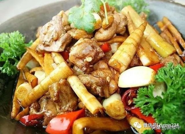 竹笋味道特别好口感还特别的脆嫩,竹笋最嫩的地方