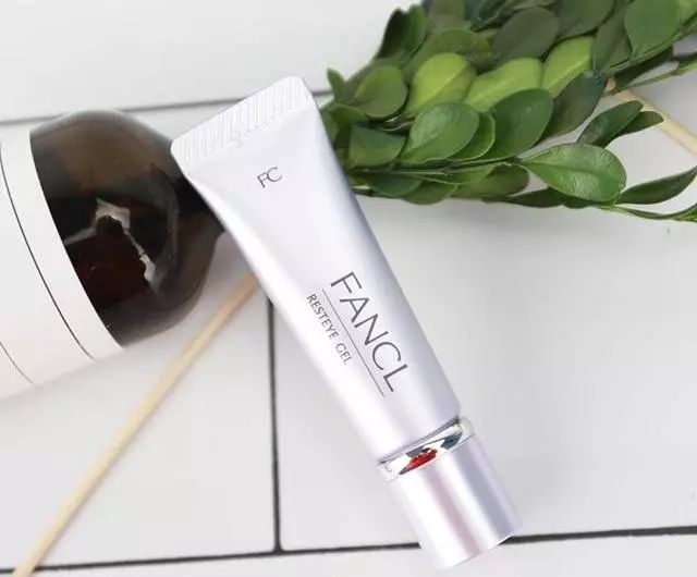 李荣浩蔡依林眼睛对比 (蔡依林李荣浩眼睛)