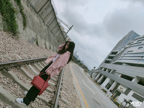 opporeno十倍变焦版实测拍照效果,opporeno10倍变焦拍照真实感受