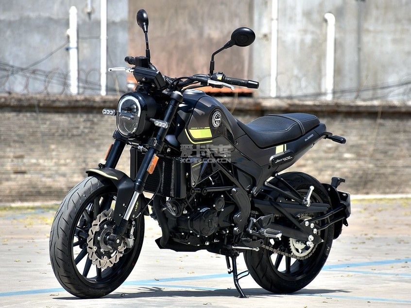 适合新手而且安全性高的摩托车,安全性高的摩托车推荐