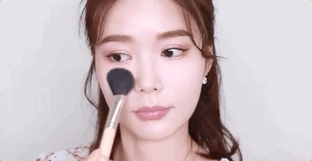 讲干货|软妹or御姐？一块腮红切换妆面风格，做春天最靓的小姐姐～