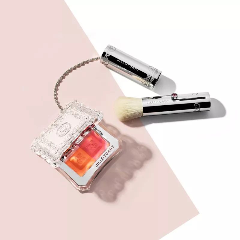 讲干货|软妹or御姐？一块腮红切换妆面风格，做春天最靓的小姐姐～