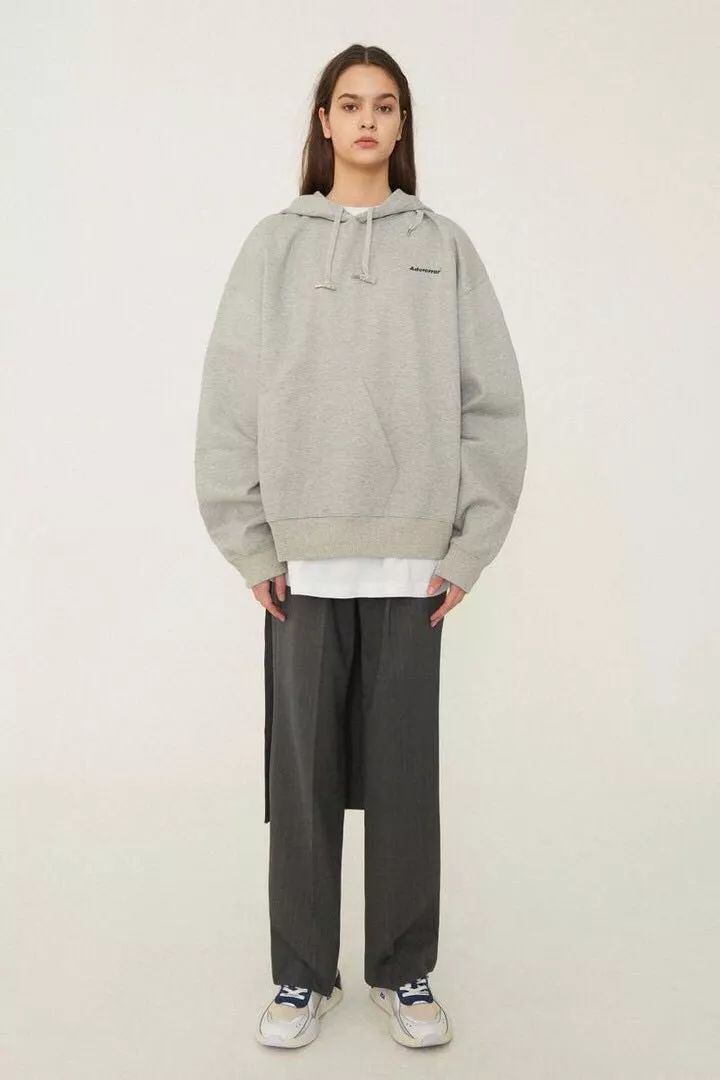 本期潮流板报，我们邀请到了少女的“初恋”——RubyRose~