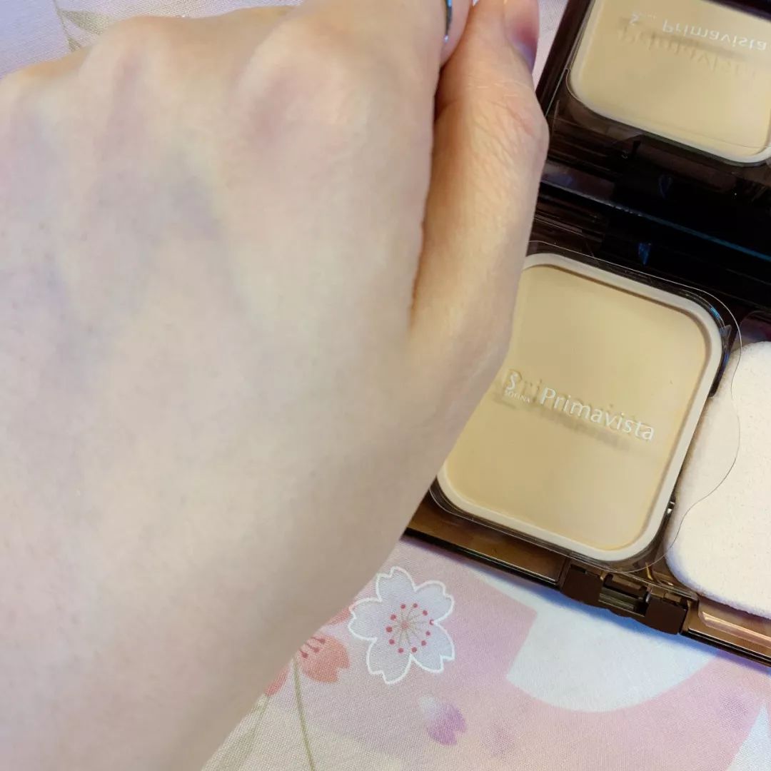 教你怎么画超薄的底妆,黄黑皮怎样画出自然底妆