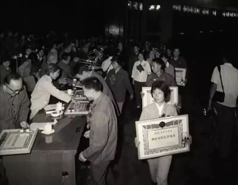 五四运动团结起来振兴中华,纪念五四运动100周年的讲话