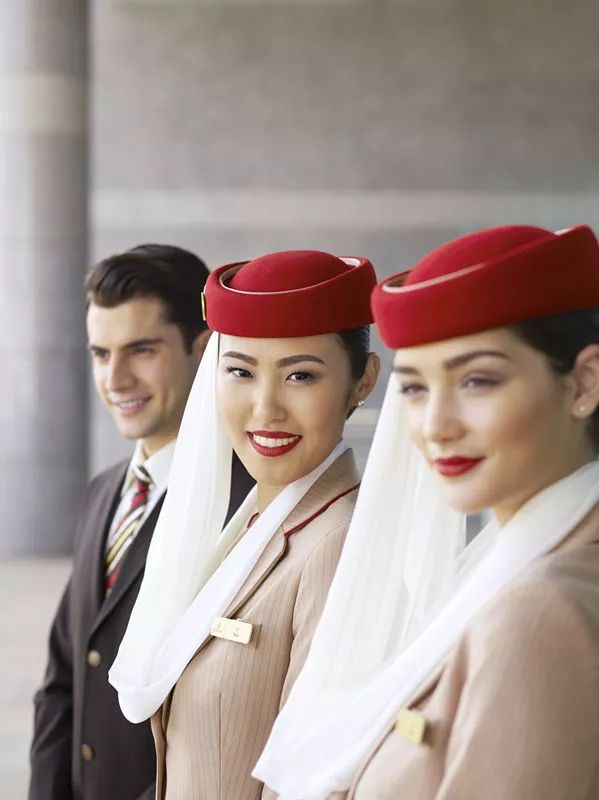 外航淡绿色制服空姐,外航空姐制服大比拼