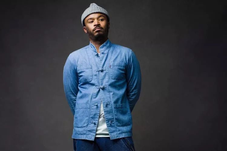 aj1和yeezy冰蓝哪个好,aj1和yeezy谁值得买