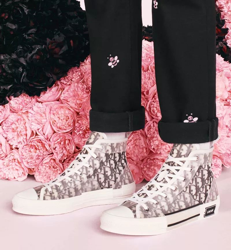 aj1和yeezy冰蓝哪个好,aj1和yeezy谁值得买