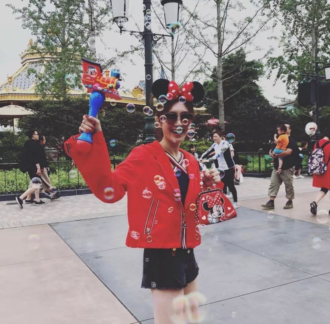 现在去去迪士尼穿搭建议 (游玩迪士尼穿搭)