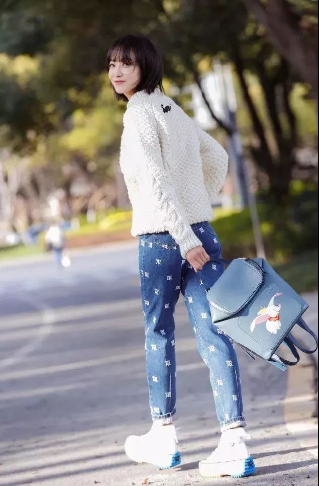 现在去去迪士尼穿搭建议 (游玩迪士尼穿搭)