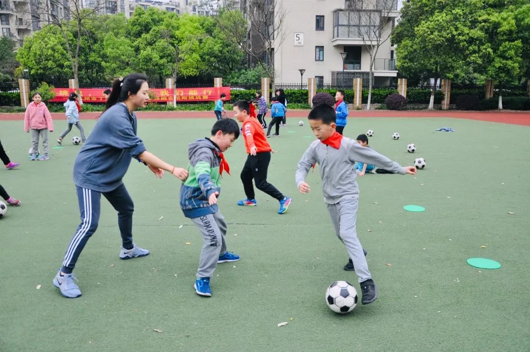 【丁兰风度】新教师展风采观课堂研方法