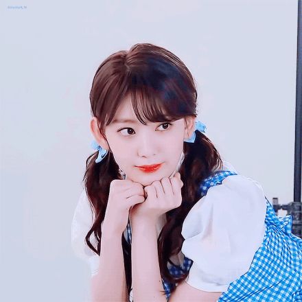 杨幂同款发型学生党双马尾,杨幂同款发型半扎双马尾