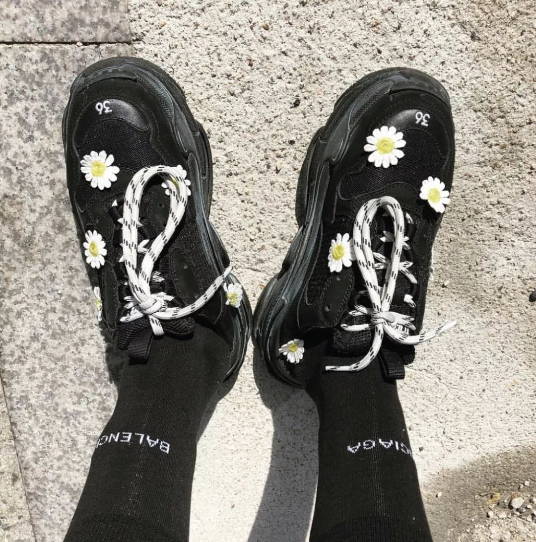 一款又甜又酷的美甲推荐给你们,夏日必备美甲ins风童趣