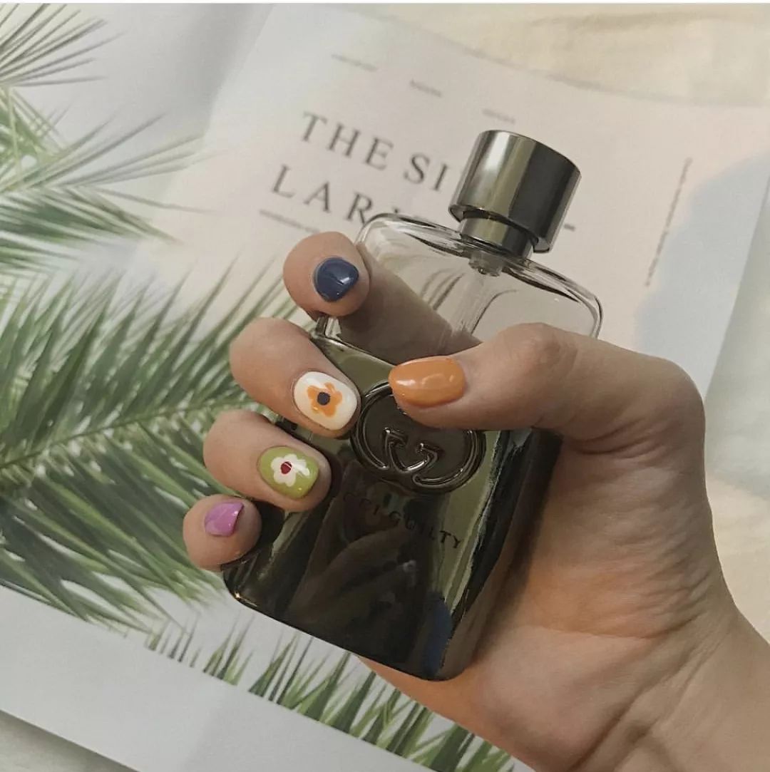 一款又甜又酷的美甲推荐给你们,夏日必备美甲ins风童趣