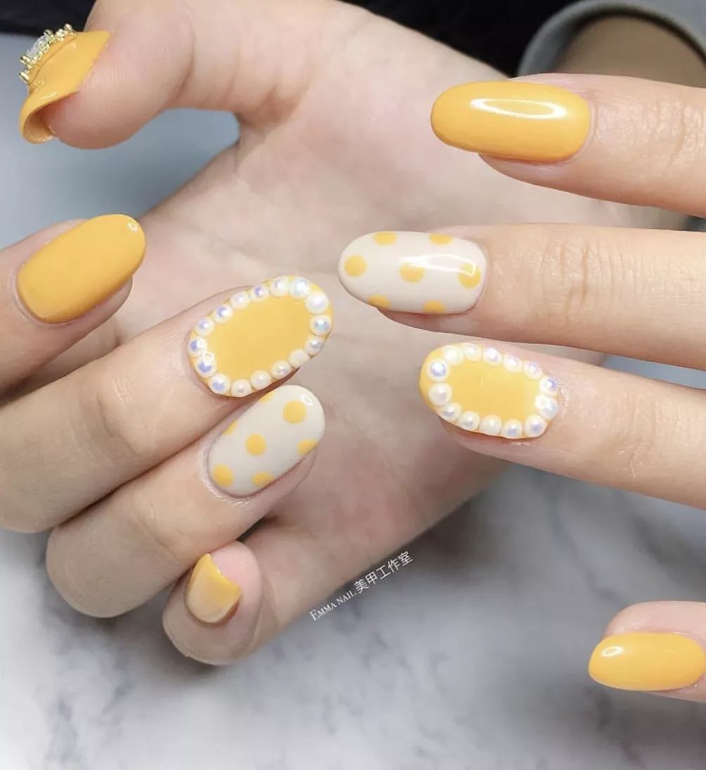 一款又甜又酷的美甲推荐给你们,夏日必备美甲ins风童趣