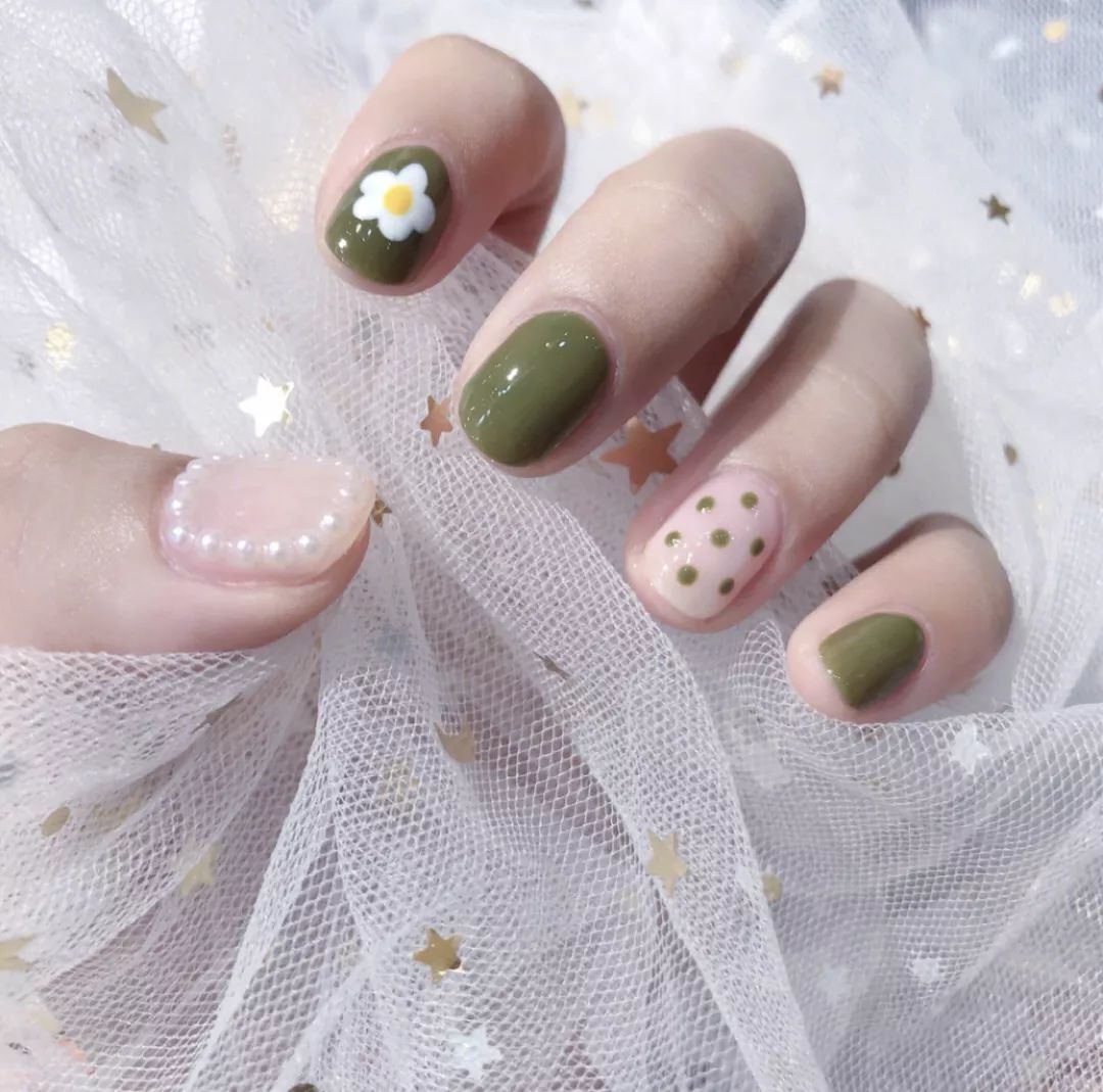 一款又甜又酷的美甲推荐给你们,夏日必备美甲ins风童趣