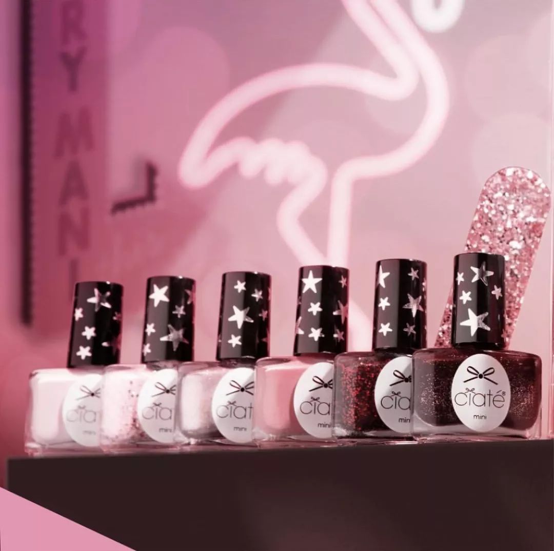 一款又甜又酷的美甲推荐给你们,夏日必备美甲ins风童趣