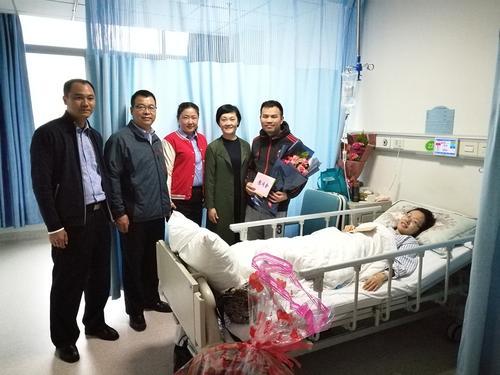 边检民警夫妻双双患重疾！警服是情侣服也是“敬业服”