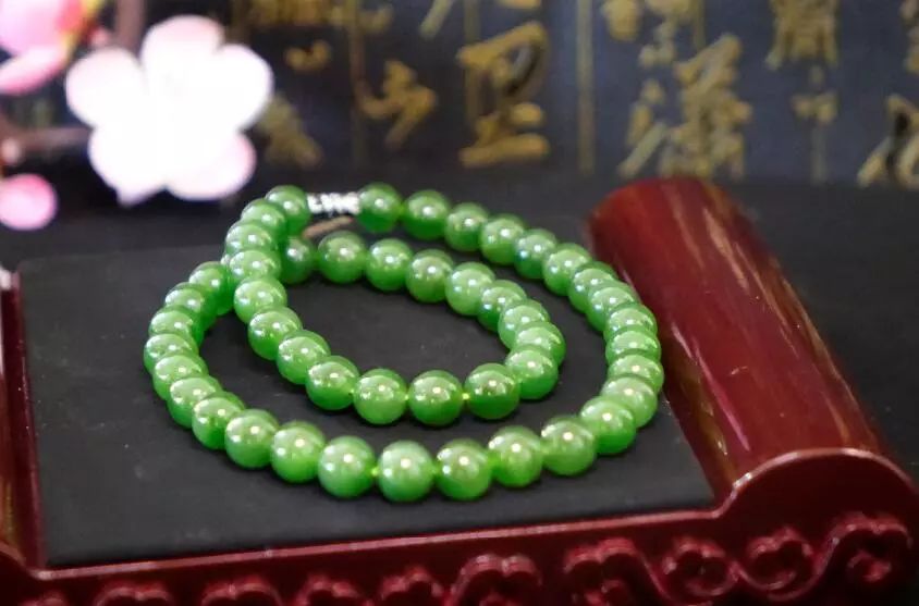 【双节钜惠】昌吉500个和田玉挂件免费送！和田玉低至三折起，进店即有好礼相赠！