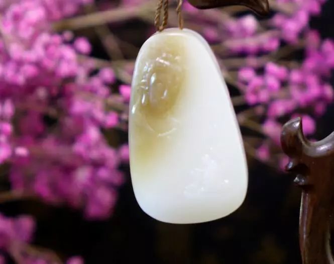 【双节钜惠】昌吉500个和田玉挂件免费送！和田玉低至三折起，进店即有好礼相赠！