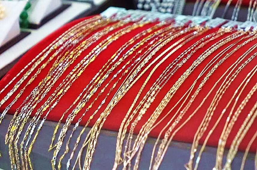 【双节钜惠】昌吉500个和田玉挂件免费送！和田玉低至三折起，进店即有好礼相赠！