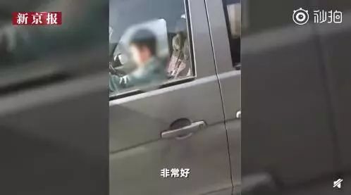 7岁男孩开奥迪上路视频,亲生父亲让7岁儿子开奥迪上路