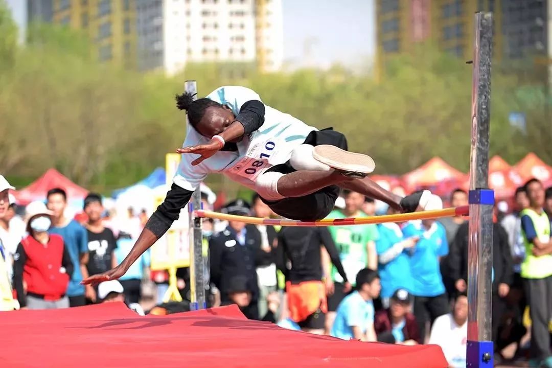 运动会秩序册,四川省第十三届田径运动会秩序册