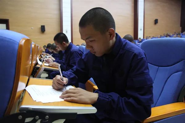 青春正当年风起扬帆时作文,青春正当年风起扬帆