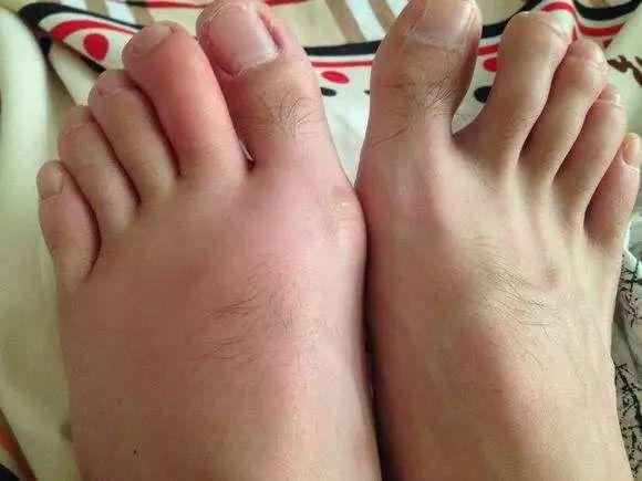 凌晨3点小女孩街头边跑边哭,江苏一女童深夜惊醒哭喊