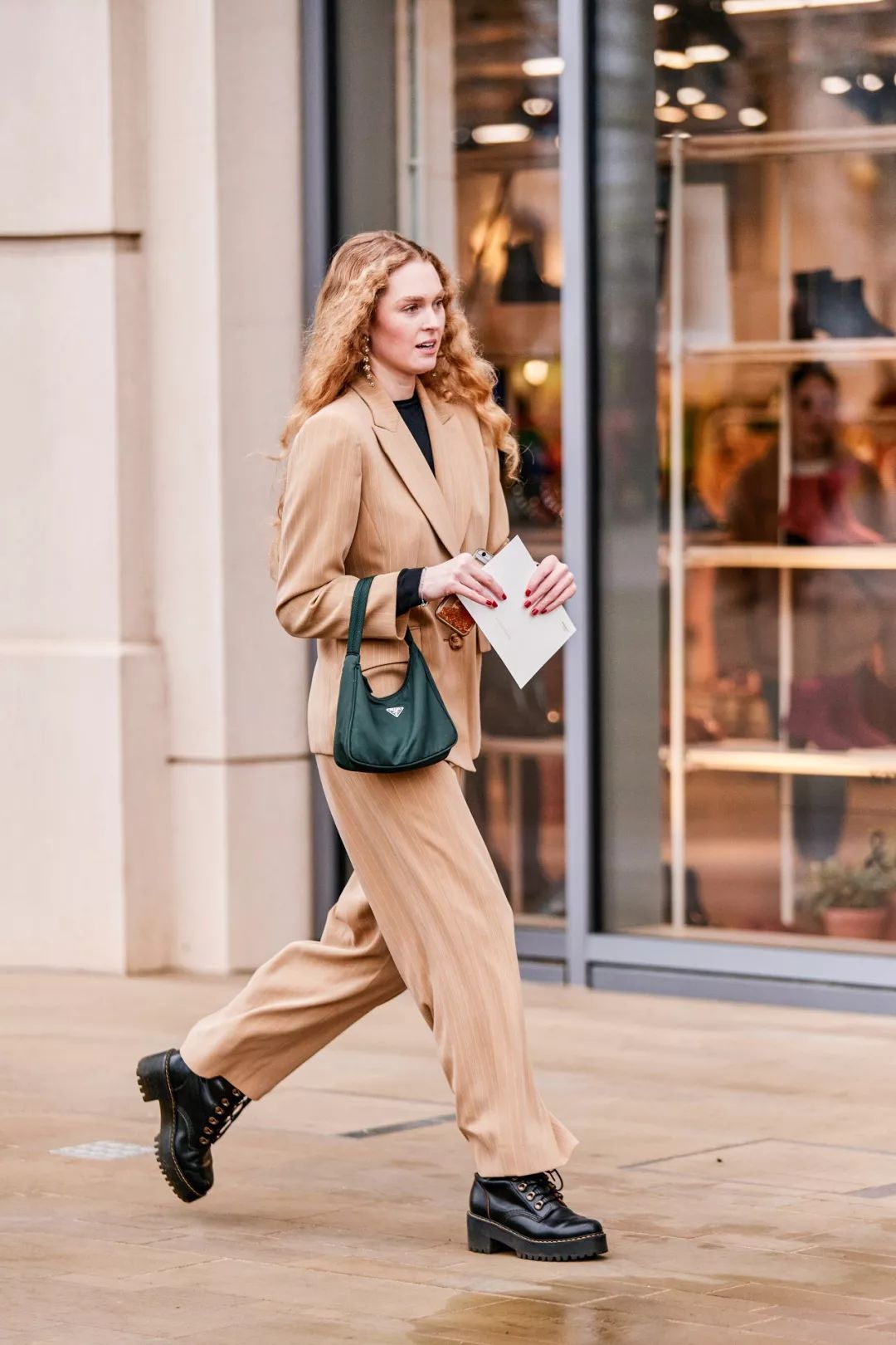 一夜之间，这款包攻占了代购圈