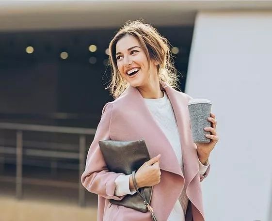 dior小粉瓶香水,dior香水好看的瓶子