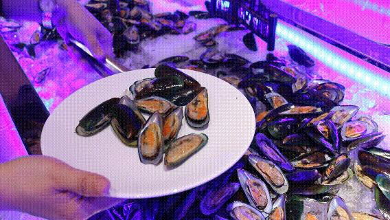 海鲜随便吃…还奖100块？遇上哈尔滨这家新店开业，减肥*党**哭了